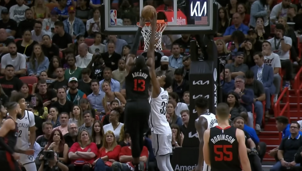 Gražiausias NBA nakties epizodas - efektingas B. Adebayo dėjimas (VIDEO)